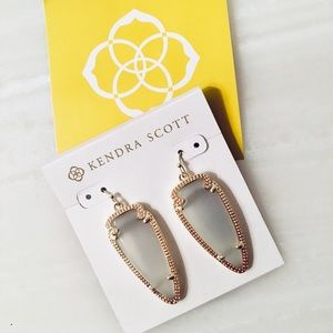 Kendra Scott Gray/Gold Arrowhead earrings